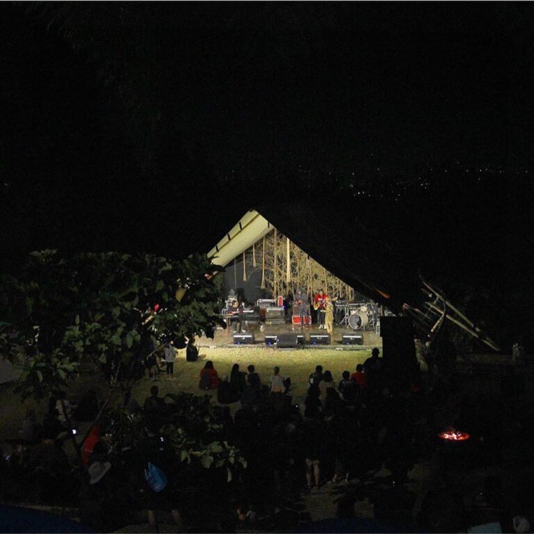 RRRECFEST IN THE VALLEY AFTER PARTY

Party belum usai, sobat indie. Hari minggu ...