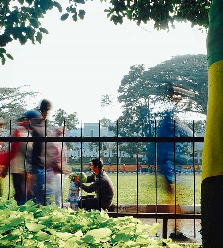 Selamat Hari Pahlawan. 
Setidaknya jadilah pahlawan untuk dirimu sendiri, melawa...
