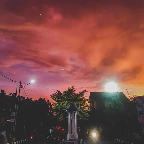 Sunset is so magnificent and delightful lately. Cast your eyes on a small part o...