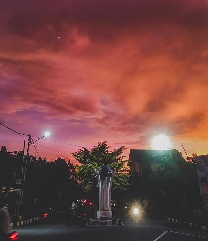 Sunset is so magnificent and delightful lately. Cast your eyes on a small part o...