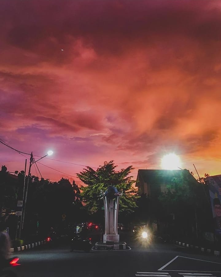 Sunset is so magnificent and delightful lately. Cast your eyes on a small part o...