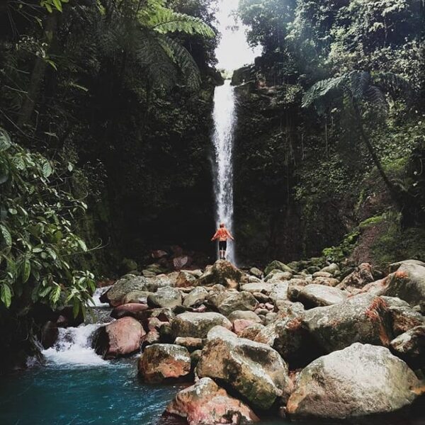 Weekend memang waktu yang sangat tepat untuk mengunjungi wisata alam. Me-refresh...
