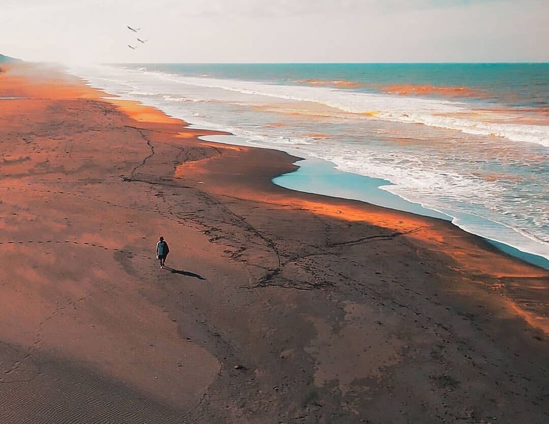 We’re speechless. Any words for this photo by  #exploresukabumi...