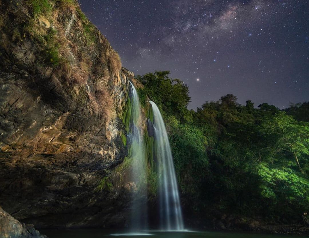 What a beautiful scenery! 
Have you been here before?
Photo by  taken at Curug S...