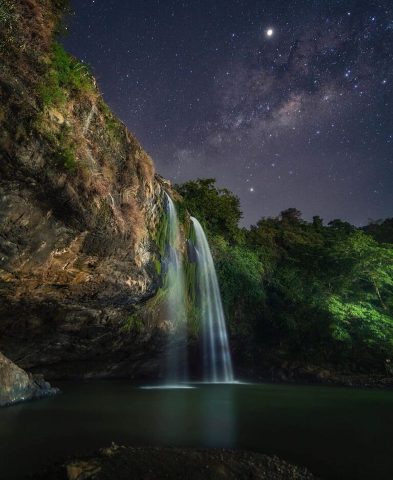 What a beautiful scenery! 
Have you been here before?
Photo by  taken at Curug S...
