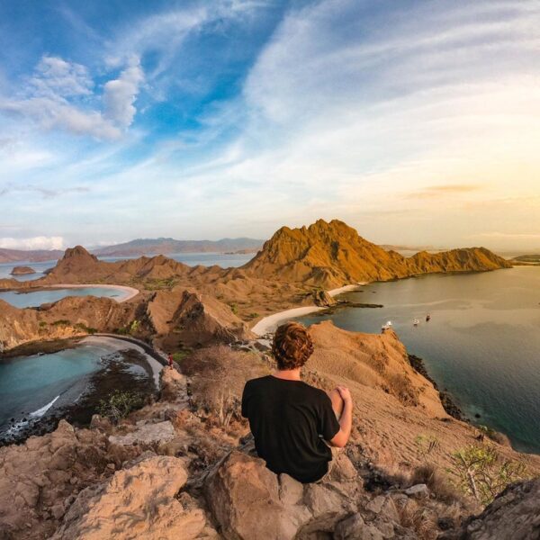 Kamu suka fotografi dan aktif bermain media sosial? Yuk, ikut Indonesia Sustaina...