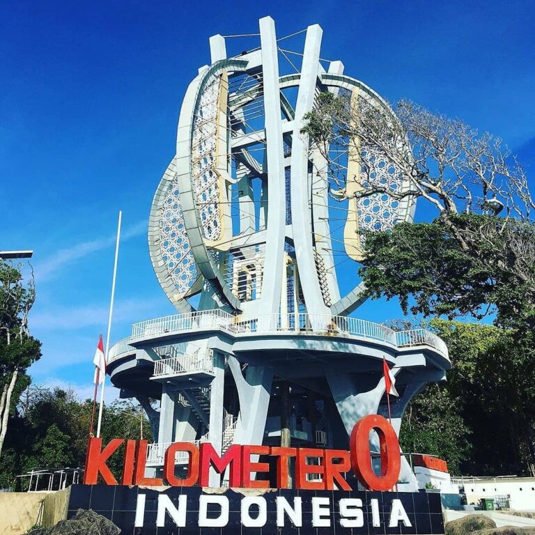 Menjelajahi sisi paling barat Indonesia terasa tak lengkap bila belum singgah ke...