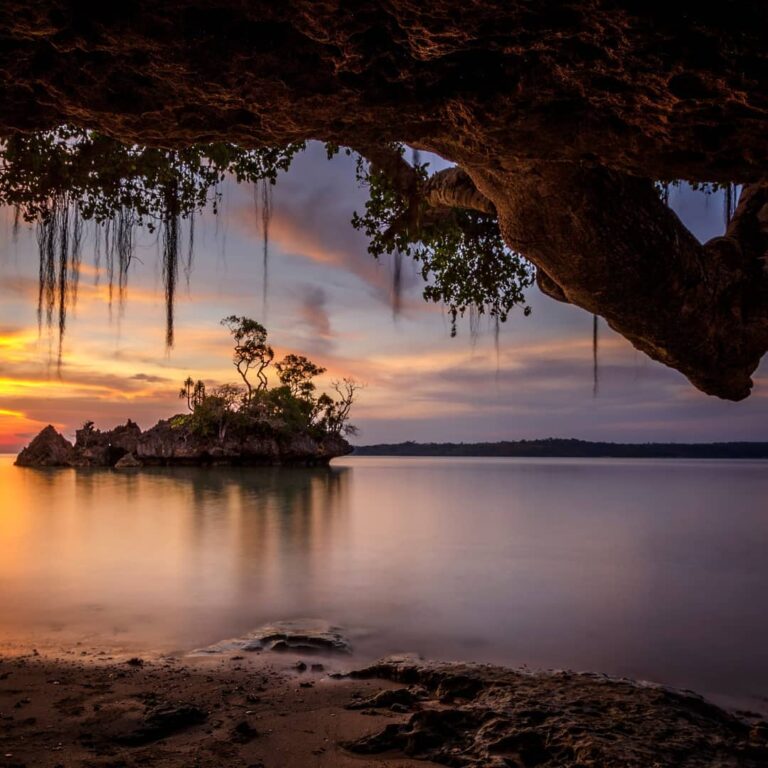 Pecinta wisata bahari pasti akan jatuh hati dengan Kepulauan Selayar, Sulawesi S...
