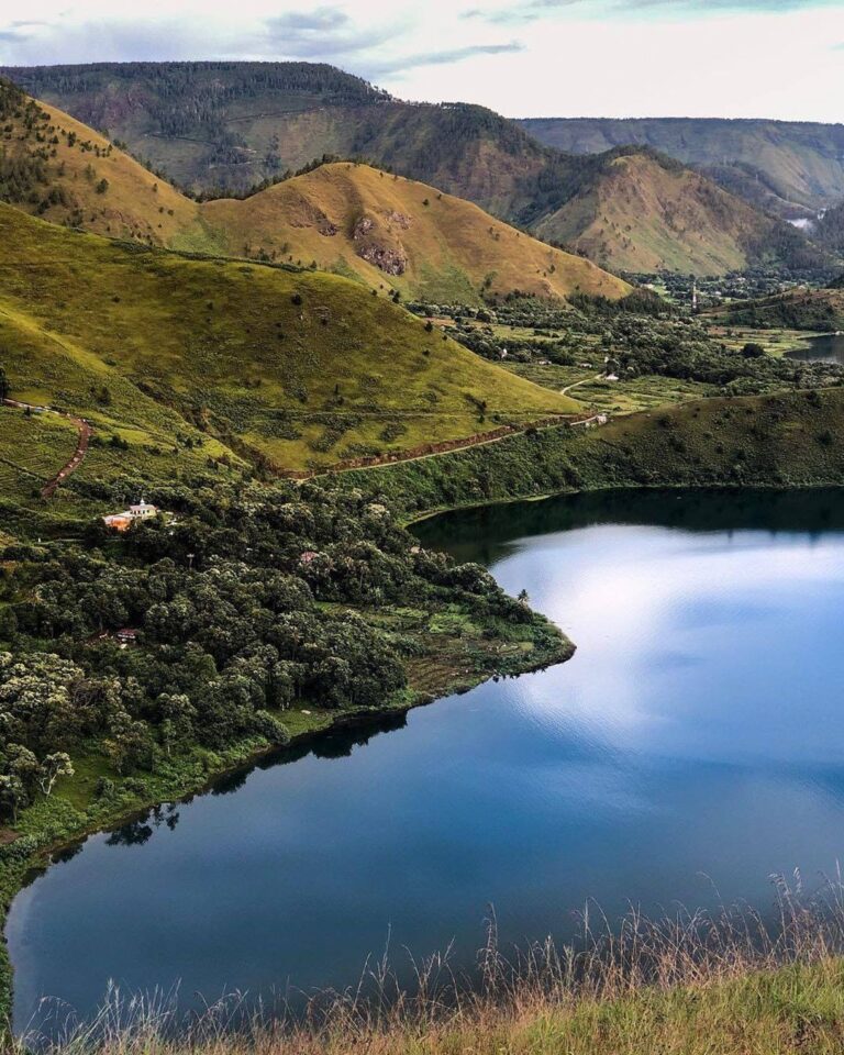 Siapa yang pengen banget liburan ke Danau Toba seusai pandemi?
Nah, wajib banget...
