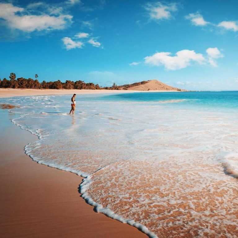 Sobat Pesona bisa nebak nggak, apa yang unik dari Pantai Liman yang ada di Kupan...