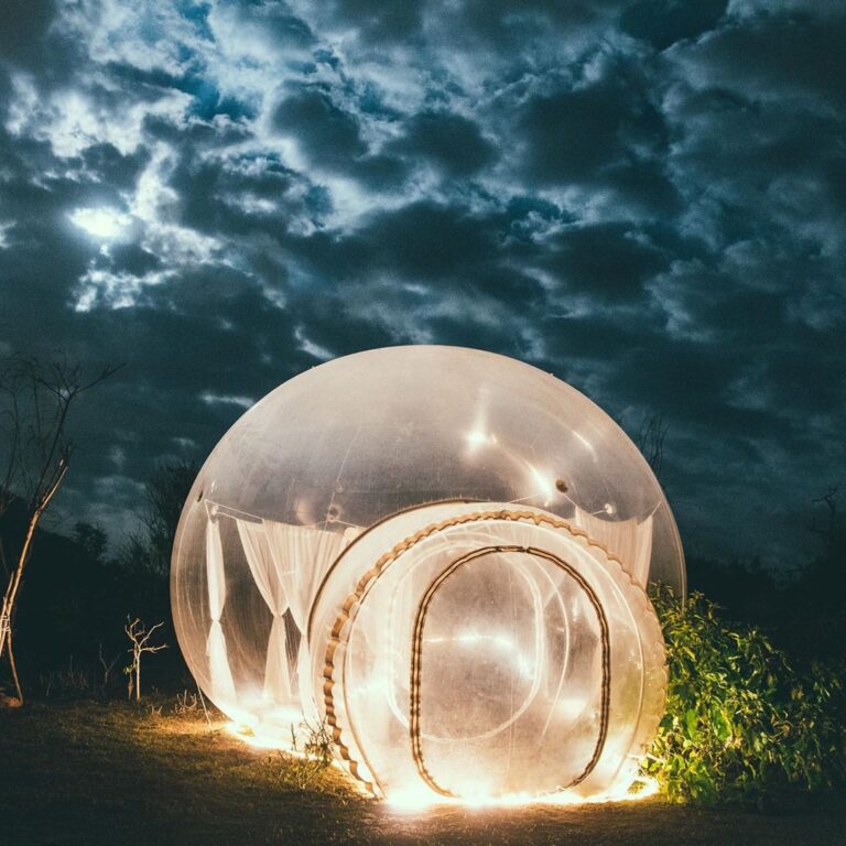Sudah pernah merasakan sensasi Glamour Camping? Kalau belum, cobain yuk! Sudah b...