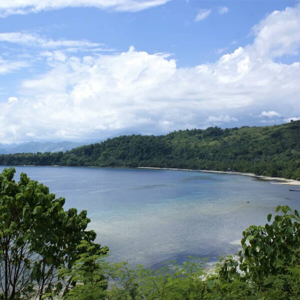 Sulawesi terdiri dari ribuan gugusan kepulauan yang sangat indah dengan berbagai...