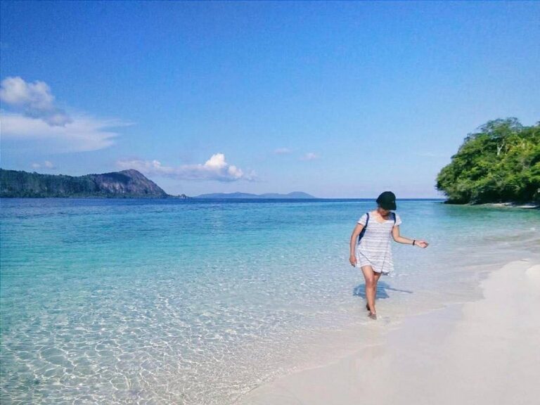 #exploreambon photo today by  taken at Pulau Molana, Maluku Tengah.
#exploreindo...
