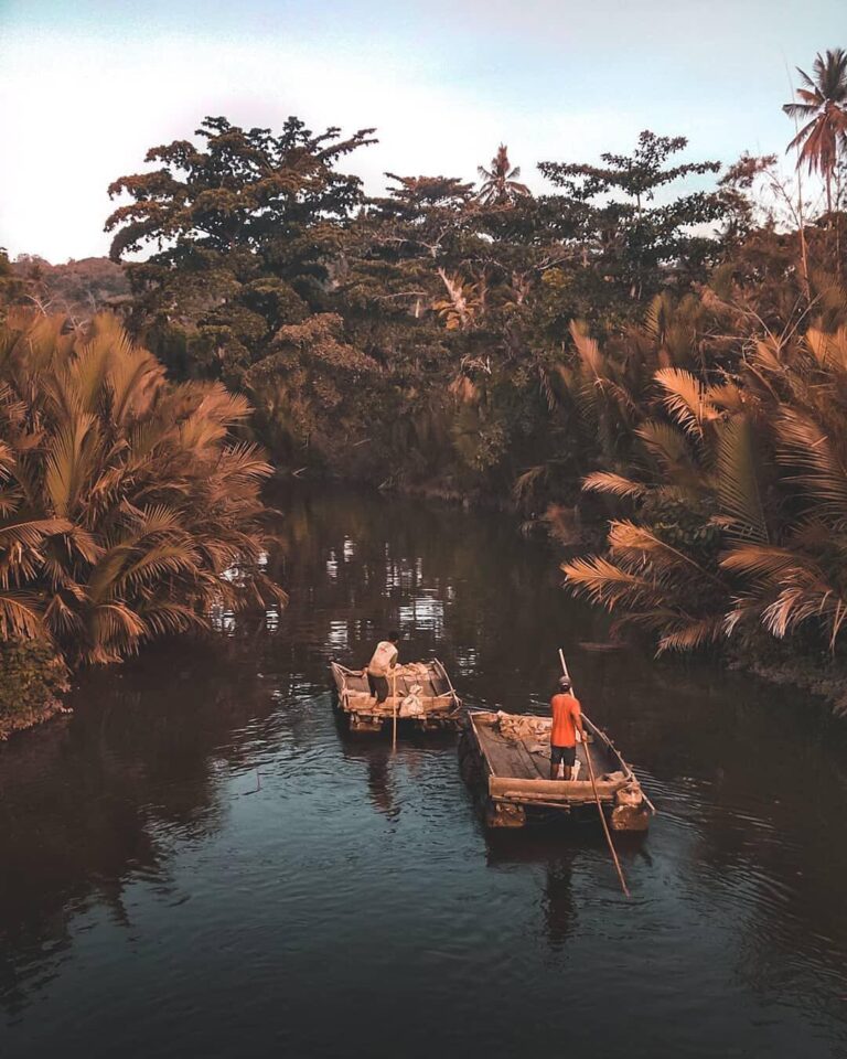 #explorebaubau Photo today by  taken at Lakologou, bungi Baubau....