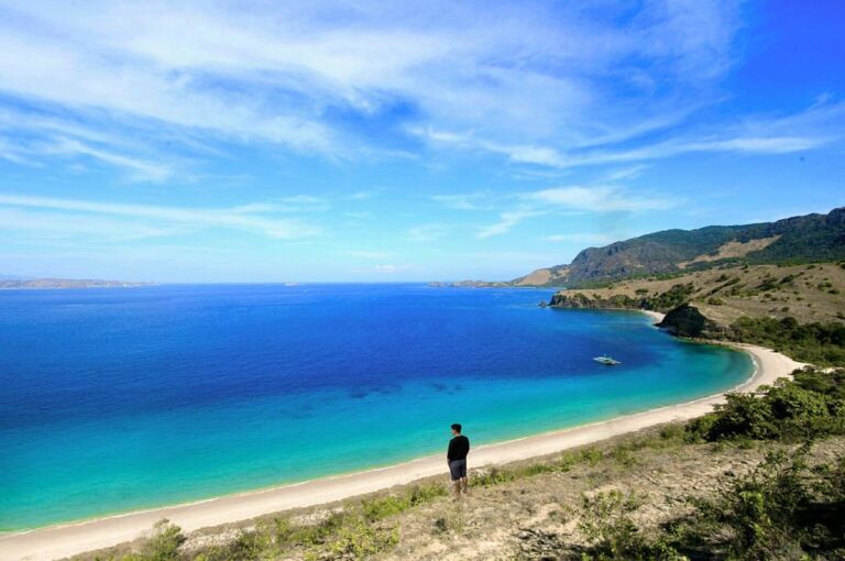 #explorebima Photo today by  taken at So Se'e Beach Lambu...