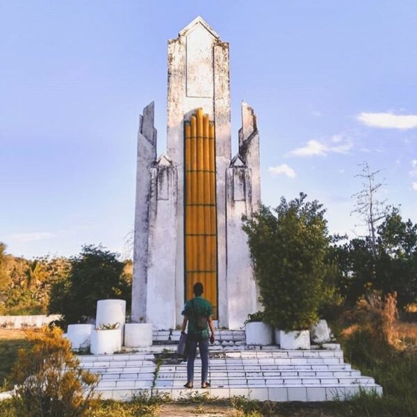 #explorebaubau Photo today by  taken at Tugu Makam Pahlawan KM 6 Baubau....