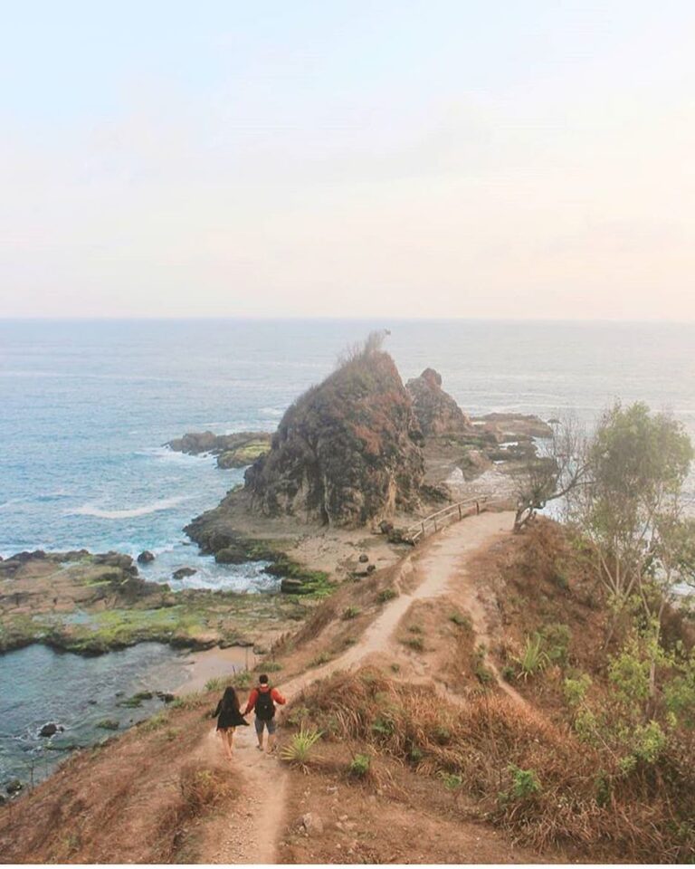 #explorejogja photo today by  taken at Pantai Watu Lumbung, Gunungkidul....