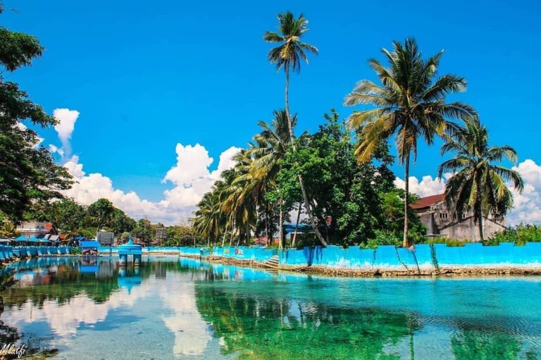 #explorebaubau Photo today by  taken at Kali Biru Pasar Wajo Kab.Buton....
