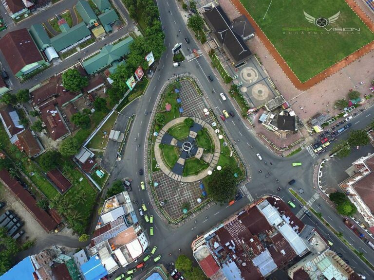 #exploreambon photo today by  taken at Gong Perdamaian Dunia, Ambon.
#exploreind...