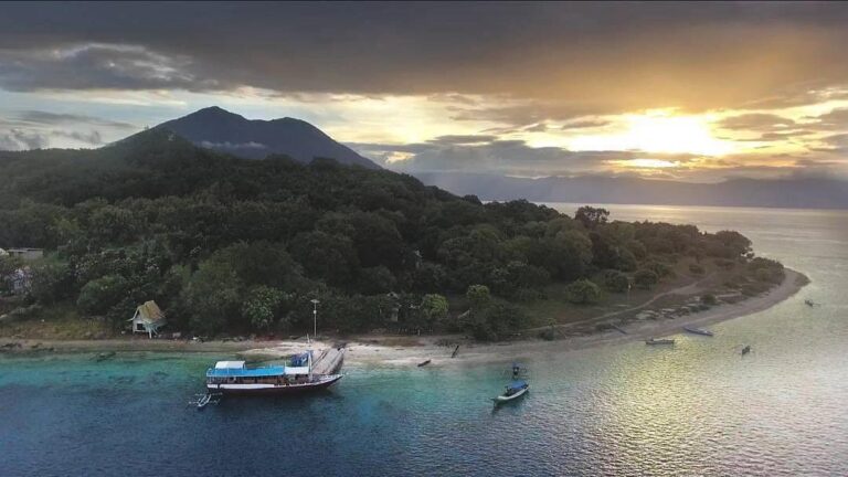 #explorealor Photo today by  Taken around at Alor Kecil, Alor,  Nusa Tenggara Ti...