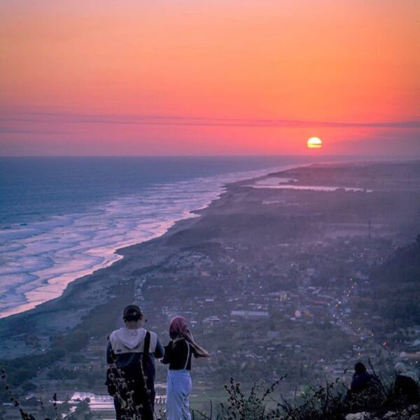 #explorejogja photo today by  taken at Bukit Paralayang/ Parangendog, Parangtrit...