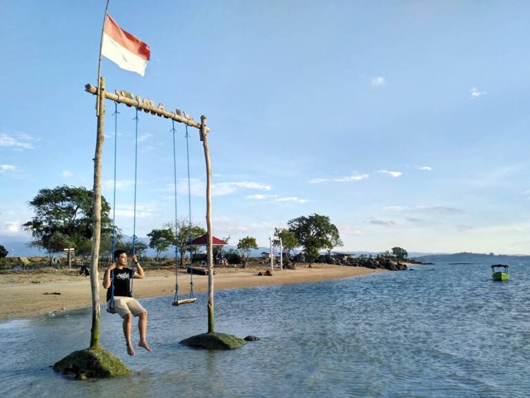 #explorebima Photo today by  taken at Lariti Beach

#exploreindonesia...