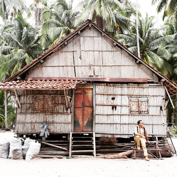 #explorebangka by  taken at Rumah Orang Lom, Suku Mapur.

Suku Lom adalah suku u...