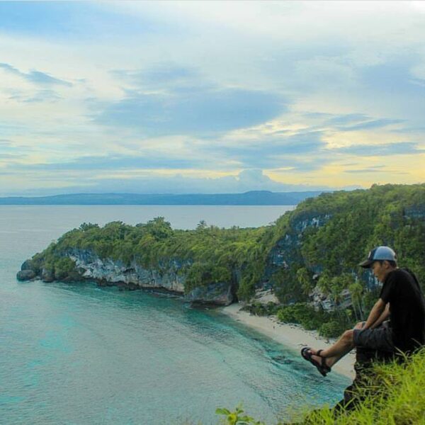 #explorebaubau Photo today by  taken at Tebing Napa Sangia - Siompu, Buton Selat...