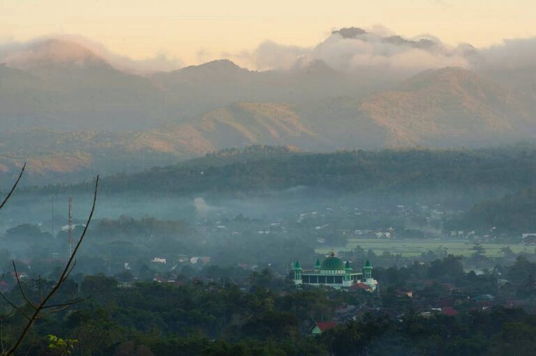 #explorebima Photo today by  taken at Around Rabadompu ( View An Nur Mosque )

#...