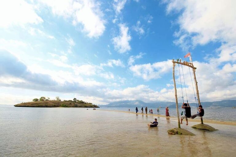 #explorebima Photo today by  taken at Lariti  Beach

#exploreindonesia...