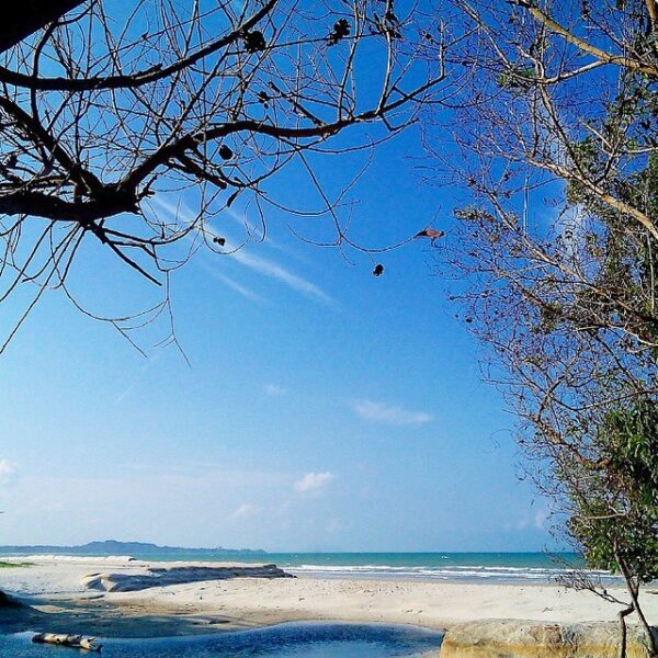 #explorebangka by  taken at Pantai Matras, Sungailiat, Kabupaten Bangka.
#travel...