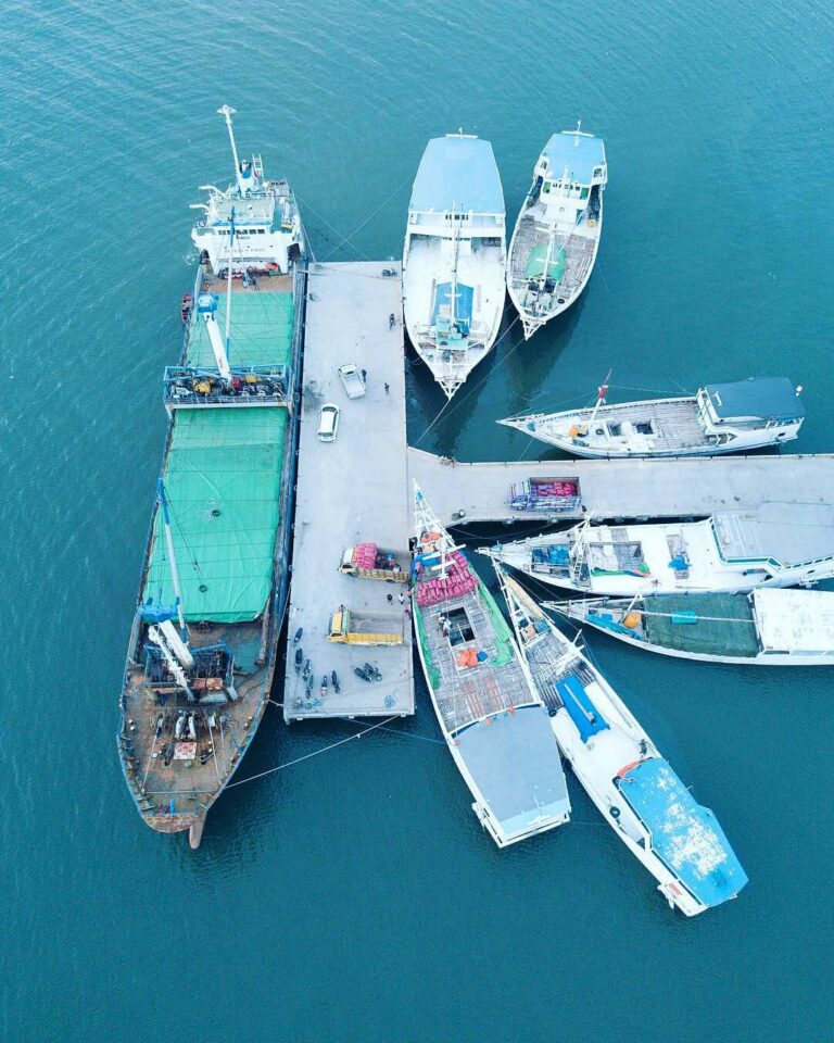 #explorebima Photo today by  Taken at Bima Harbour

#exploreindonesia...