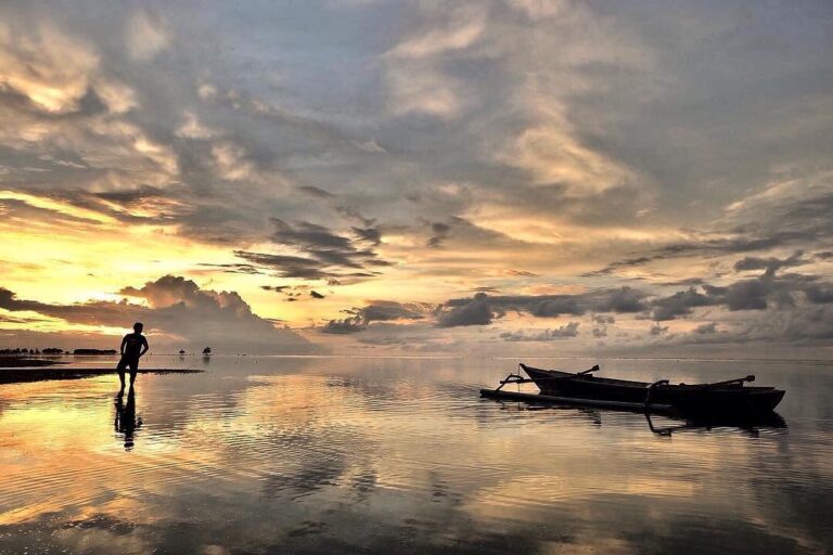 #explorealor Photo today by  Taken arround at Pantai Deree, Alor, Nusa Tenggara ...