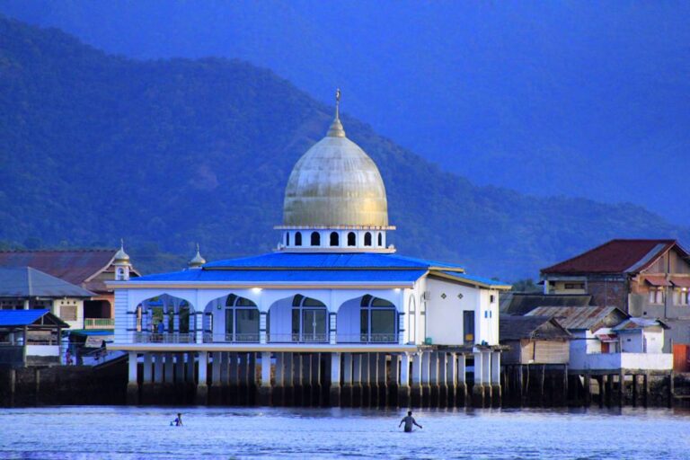 #explorebima Photo today by  taken at Bahrul Khairat Mosque Sape
#exploreindones...