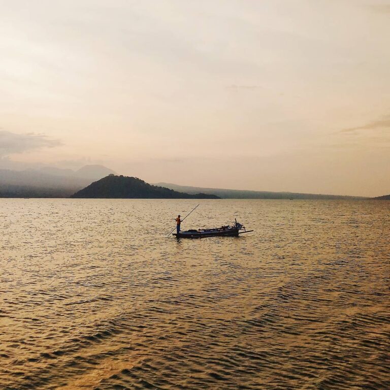 #explorebima  Photo today by  taken at Lawata Beach

#exploreindonesia...