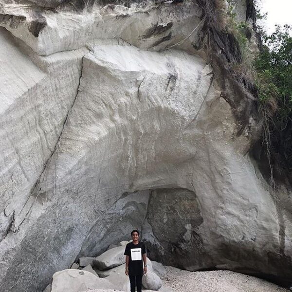 #explorealor Photo today by  arround at Pantai Batu Putih, Alor, Nusa Tenggara T...