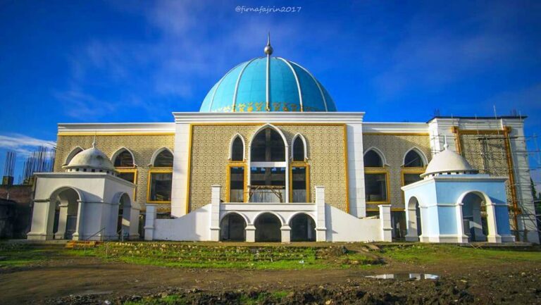 #explorebima Photo today by  taken at Sigi Nae

#exploreindonesia...