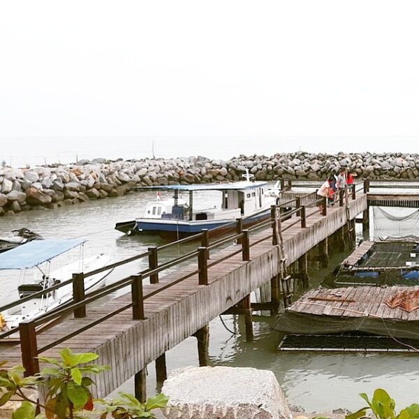 #explorebangka by  taken at Batavia Beach Bangka, Sungailiat, Kabupaten Bangka.
...