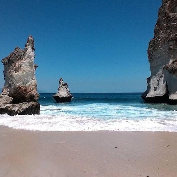 #explorealor Photo today by  Taken around at Pantai Pigewa, Alor, Nusa Tenggara ...
