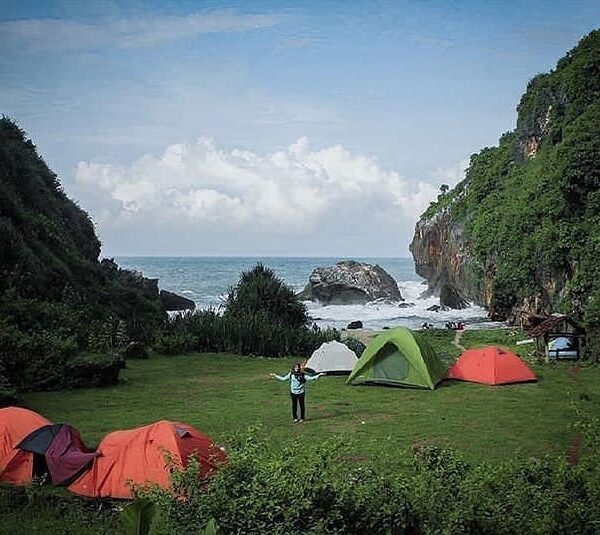 #explorejogja photo today by  taken at Pantai Wohkudu, Gunungkidul....