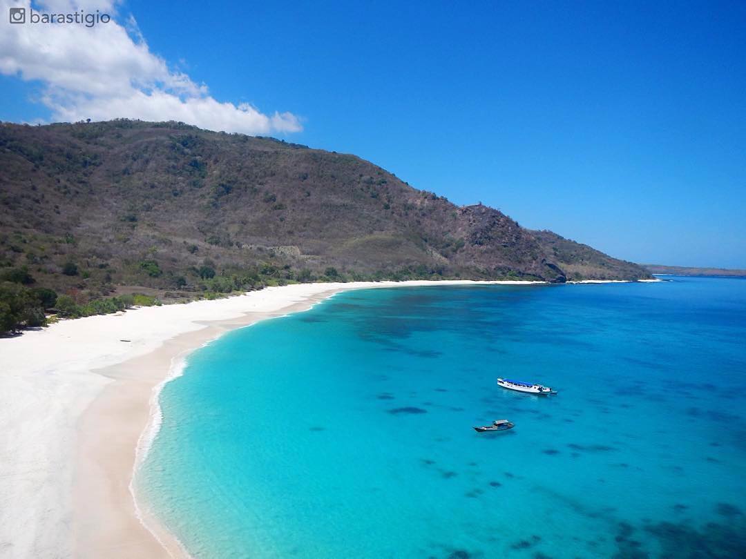 #explorealor Photo today by  Taken arround at Pantai Ling al , Alor, Nusa Tengga...