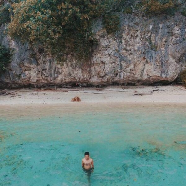 #explorebaubau Photo today by  taken at Pantai Ereke Buton Utara....
