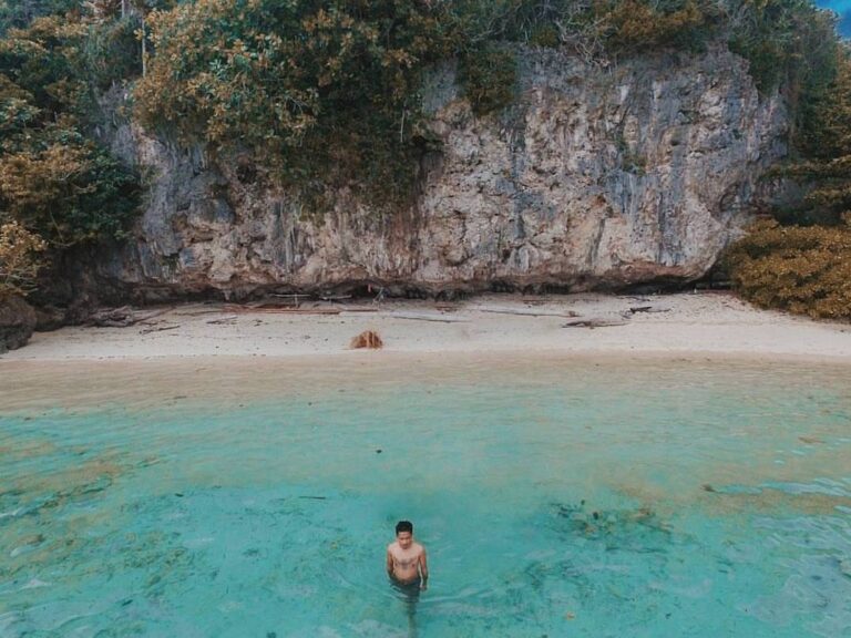 #explorebaubau Photo today by  taken at Pantai Ereke Buton Utara....