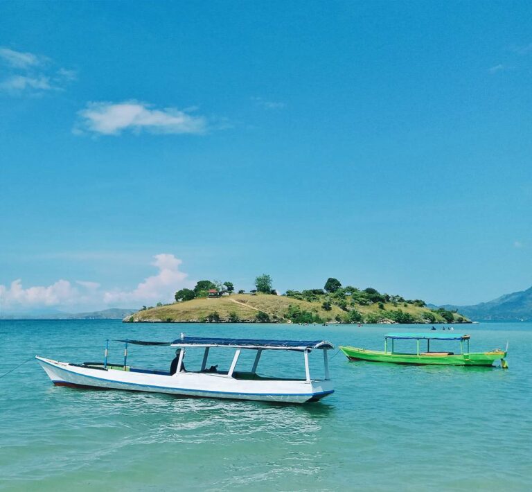#explorebima Photo today by  taken at Lariti Beach 
#exploreindonesia...