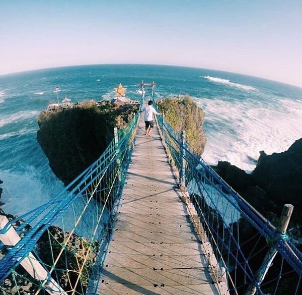#explorejogja photo today by  taken at Pantai Siung, Gunungkidul....