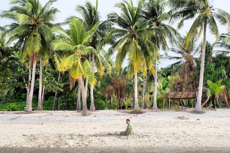#explorealor Photo today by  Taken around at Pantai Dere, Alor, Nusa Tenggara Ti...
