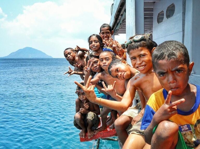 #explorealor Photo today by  Taken arround at Pulau Pura, Alor,  Nusa Tenggara T...