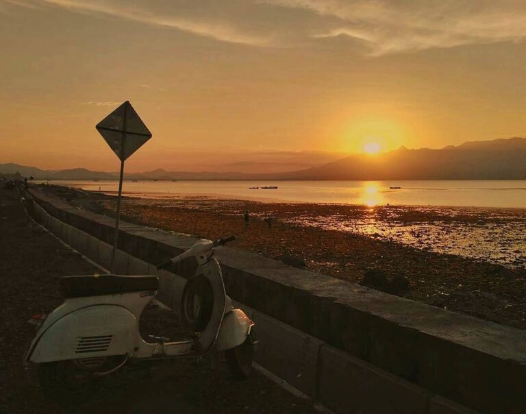 #explorebima Photo today by  taken at Panda

#exploreindonesia...