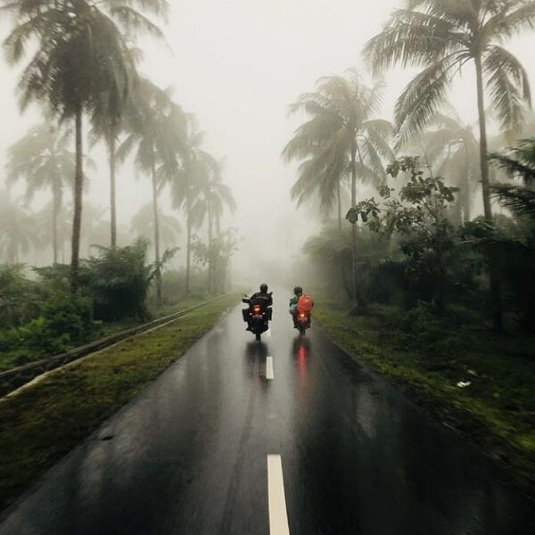 Find a friend who is willing to spare some time exploring Sukabumi with you. Pho...