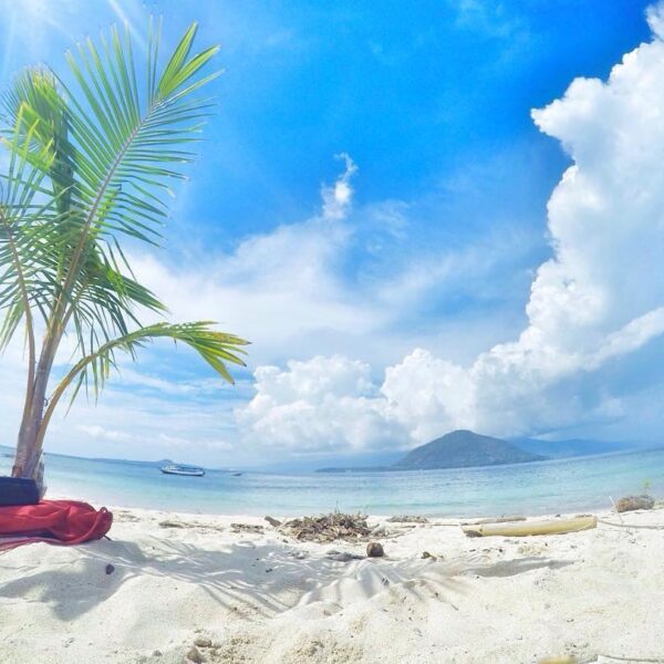 #explorealor Photo today by  Taken arround at Pantai Javatoda, Alor, Nusa Tengga...